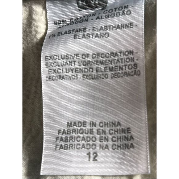 Woman’s Levi Capri Jeans Size 12 - Picture 8 of 10